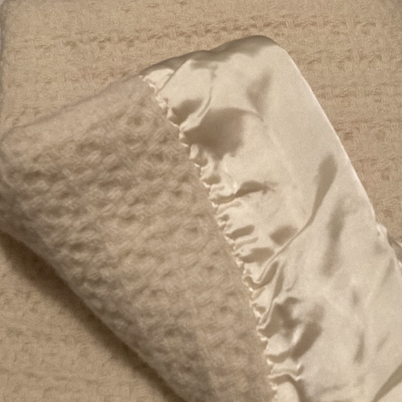 Vintage Royal Velvet Wool Blanket - Picture 2 of 6